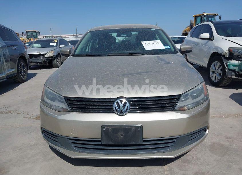 Photo 6 of 2014 Volkswagen Jetta 1.8T SE (VIN 3VWD17AJ5EM314985)