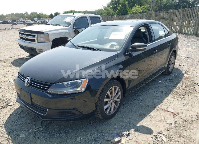 Photo 2 of 2014 Volkswagen Jetta 1.8T SE (VIN 3VWD17AJ5EM393249)