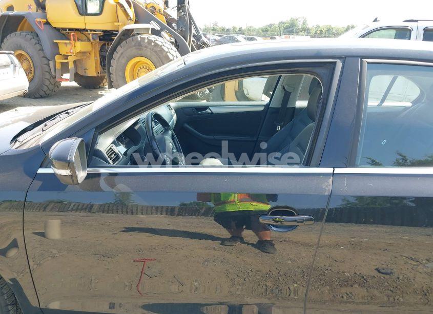 Photo 6 of 2014 Volkswagen Jetta 1.8T SE (VIN 3VWD17AJ5EM393249)