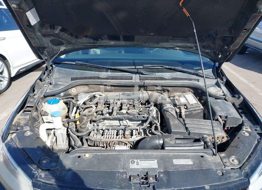 Photo 10 of 2014 Volkswagen Jetta 1.8T SE (VIN 3VWD17AJ5EM415959)