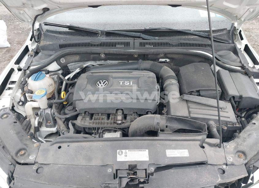 Photo 10 of 2014 Volkswagen Jetta 1.8T SE (VIN 3VWD17AJ5EM417940)