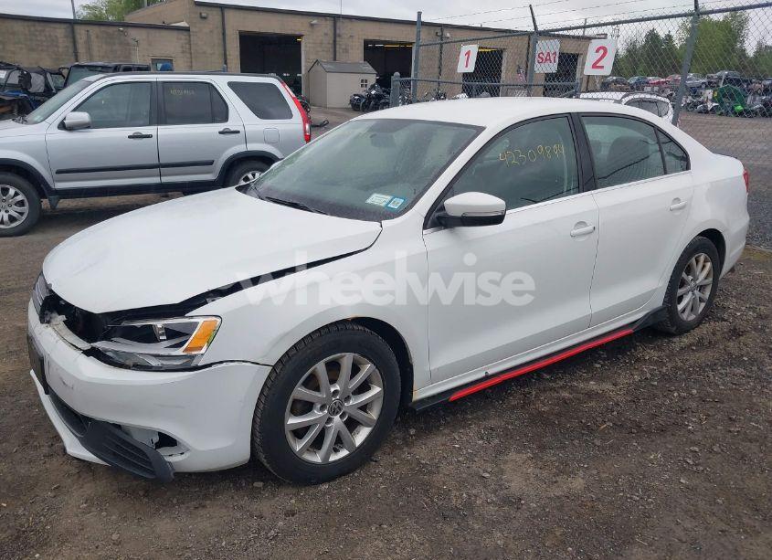 Photo 2 of 2014 Volkswagen Jetta 1.8T SE (VIN 3VWD17AJ5EM417940)