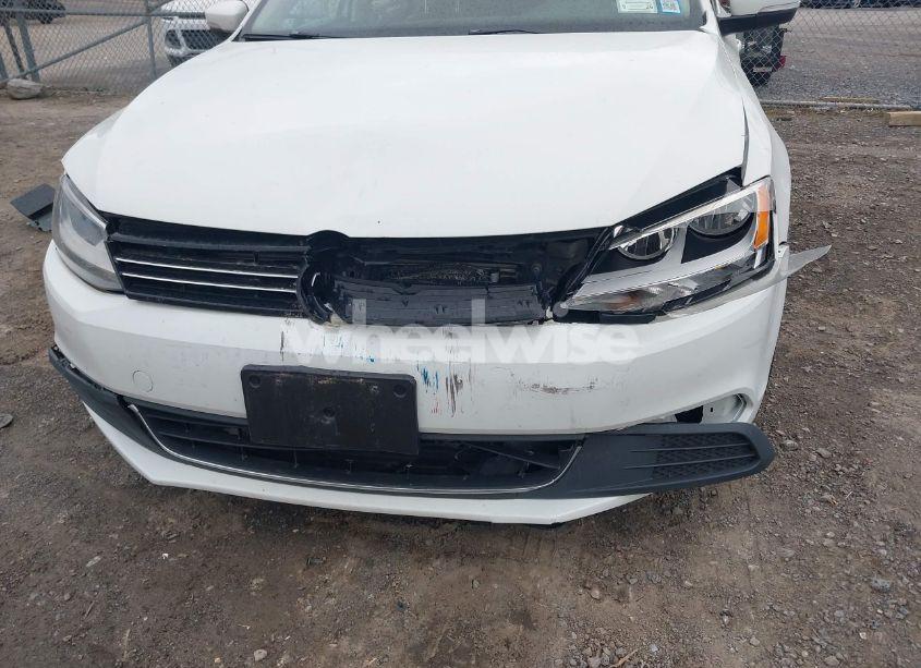 Photo 6 of 2014 Volkswagen Jetta 1.8T SE (VIN 3VWD17AJ5EM417940)