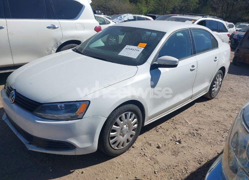 Photo 2 of 2014 Volkswagen Jetta 1.8T SE (VIN 3VWD17AJ5EM422832)