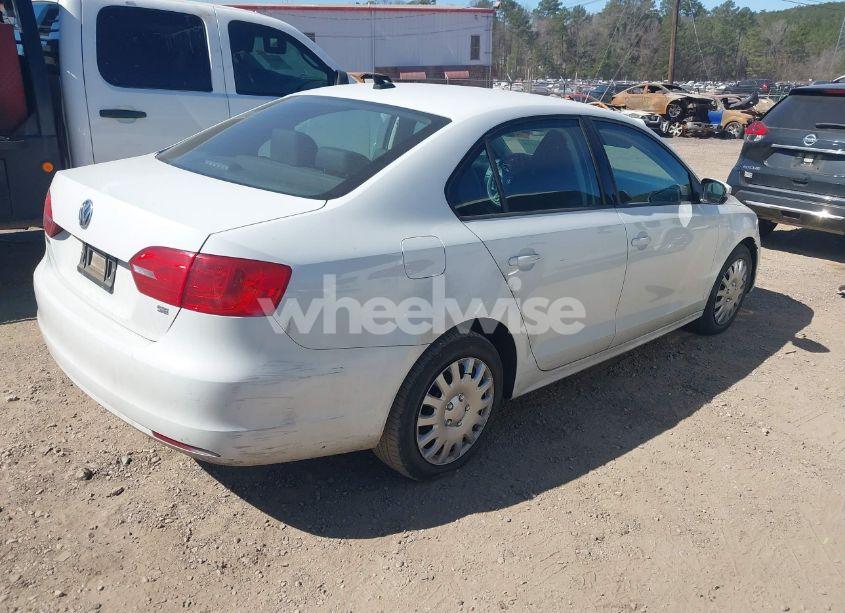 Photo 4 of 2014 Volkswagen Jetta 1.8T SE (VIN 3VWD17AJ5EM422832)