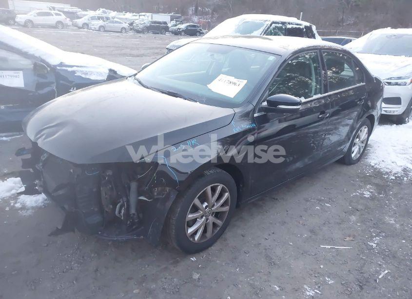 Photo 2 of 2014 Volkswagen Jetta 1.8T SE (VIN 3VWD17AJ5EM430607)
