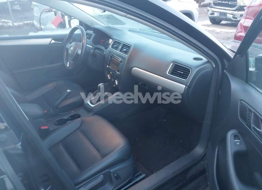 Photo 5 of 2014 Volkswagen Jetta 1.8T SE (VIN 3VWD17AJ5EM430607)