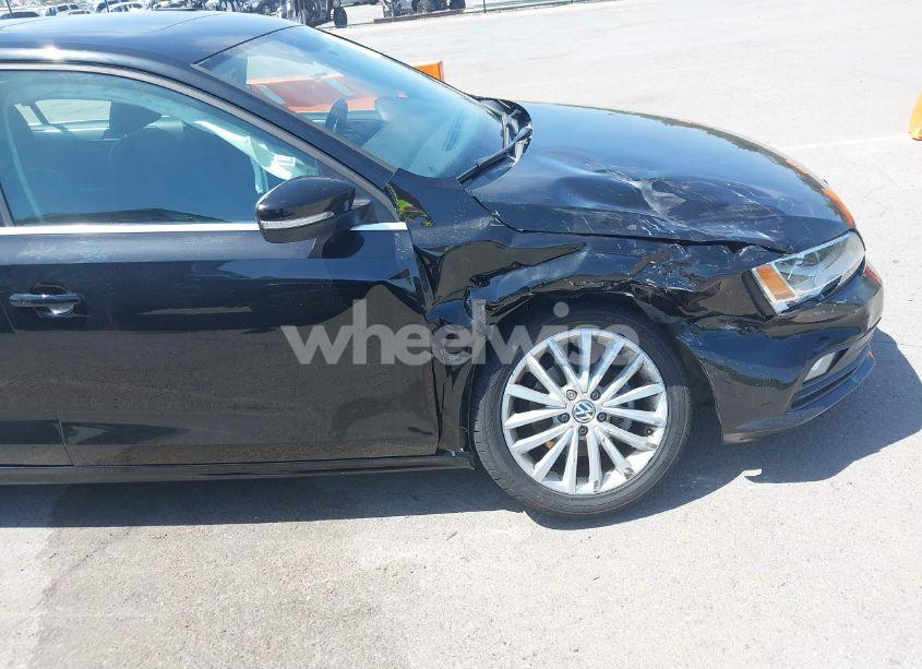 Photo 6 of 2015 Volkswagen Jetta 1.8T SE (VIN 3VWD17AJ5FM214385)