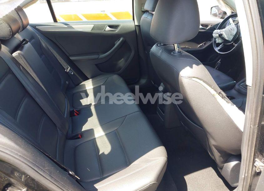 Photo 8 of 2015 Volkswagen Jetta 1.8T SE (VIN 3VWD17AJ5FM214385)