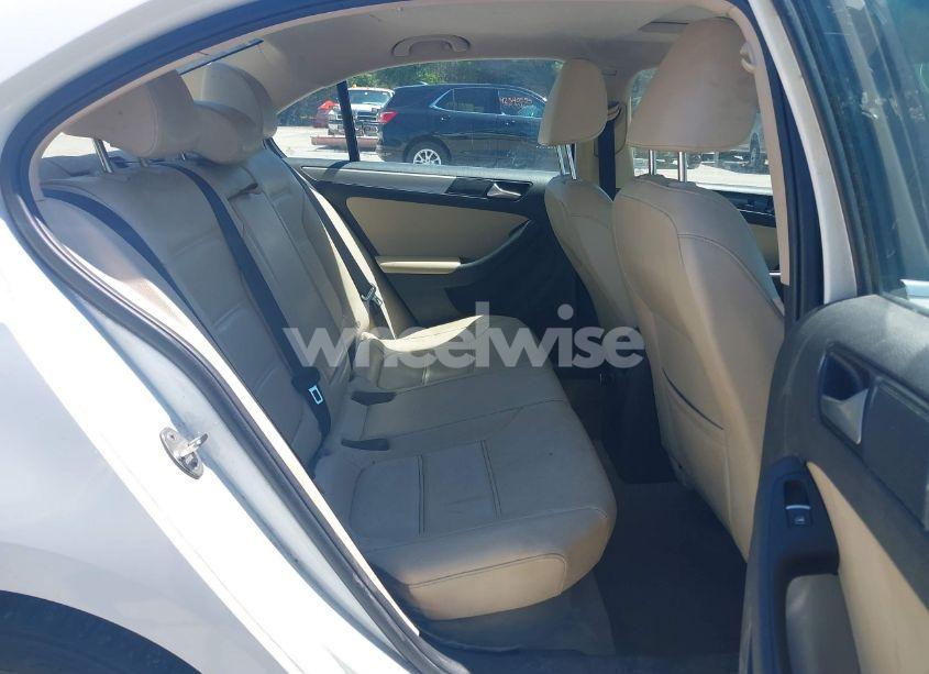 Photo 8 of 2015 Volkswagen Jetta 1.8T SE (VIN 3VWD17AJ5FM233468)