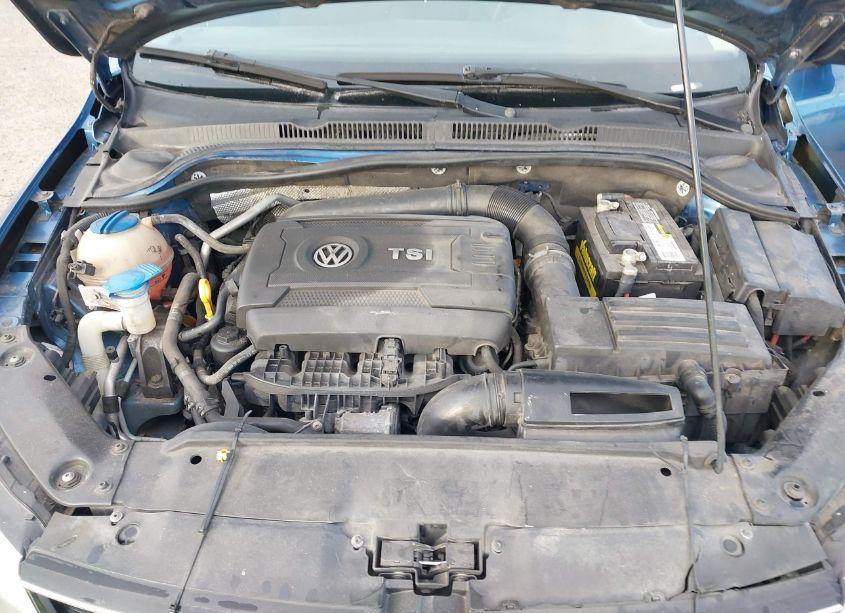 Photo 10 of 2015 Volkswagen Jetta 1.8T SE (VIN 3VWD17AJ5FM268950)