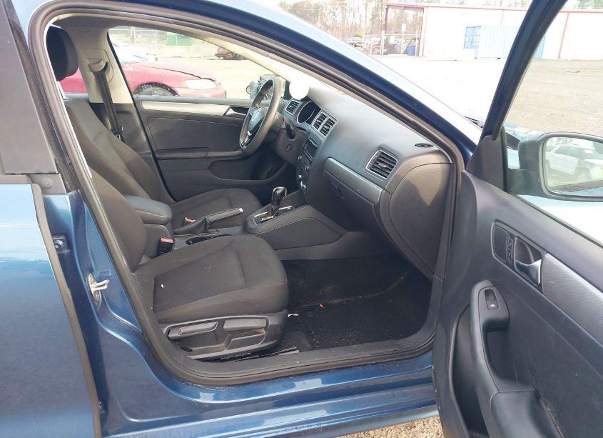 Photo 5 of 2015 Volkswagen Jetta 1.8T SE (VIN 3VWD17AJ5FM268950)