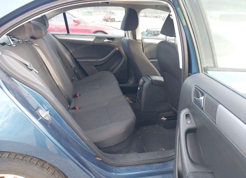 Photo 8 of 2015 Volkswagen Jetta 1.8T SE (VIN 3VWD17AJ5FM268950)