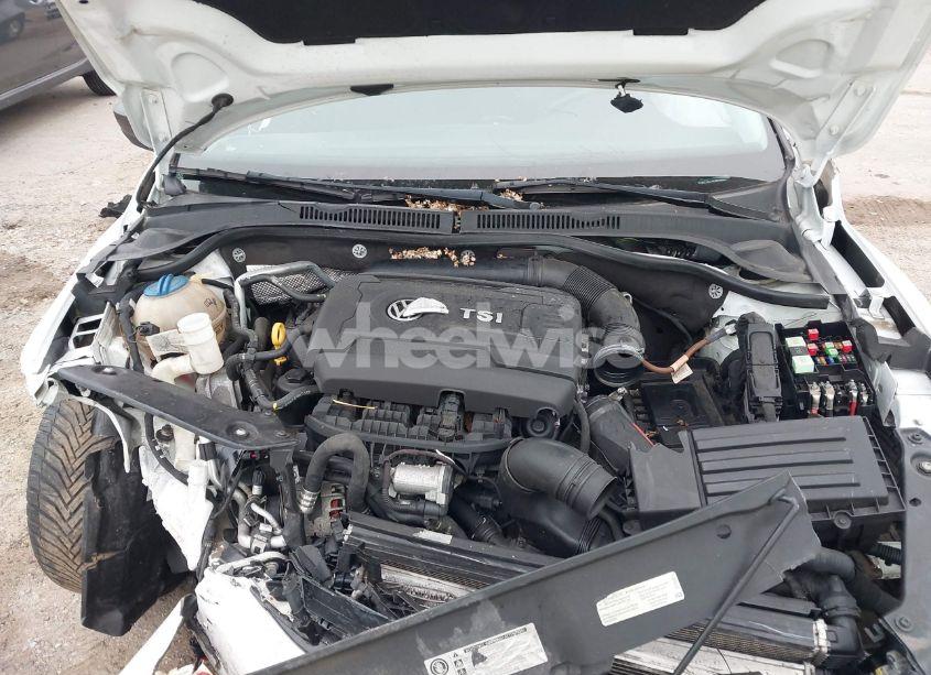 Photo 10 of 2015 Volkswagen Jetta 1.8T SE (VIN 3VWD17AJ5FM298661)