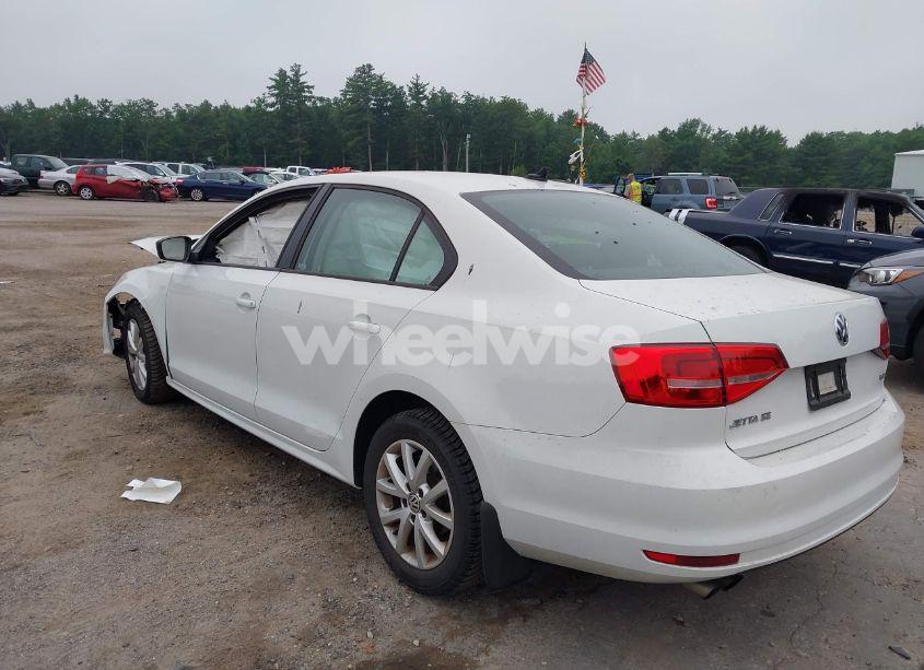 Photo 3 of 2015 Volkswagen Jetta 1.8T SE (VIN 3VWD17AJ5FM298661)