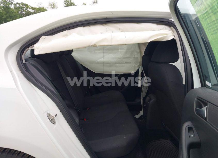 Photo 8 of 2015 Volkswagen Jetta 1.8T SE (VIN 3VWD17AJ5FM298661)