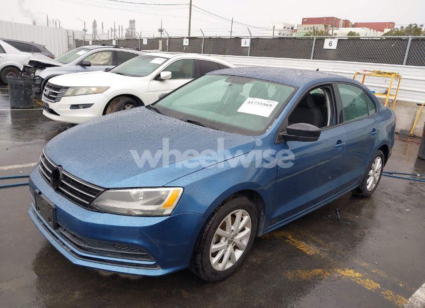 Photo 2 of 2015 Volkswagen Jetta 1.8T SE (VIN 3VWD17AJ5FM310694)