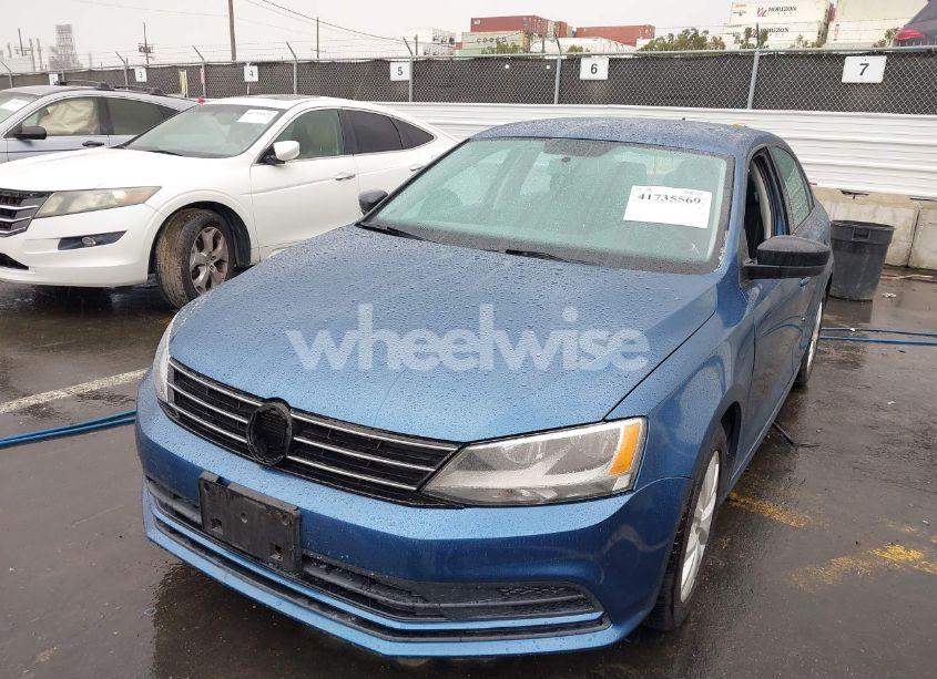 Photo 6 of 2015 Volkswagen Jetta 1.8T SE (VIN 3VWD17AJ5FM310694)