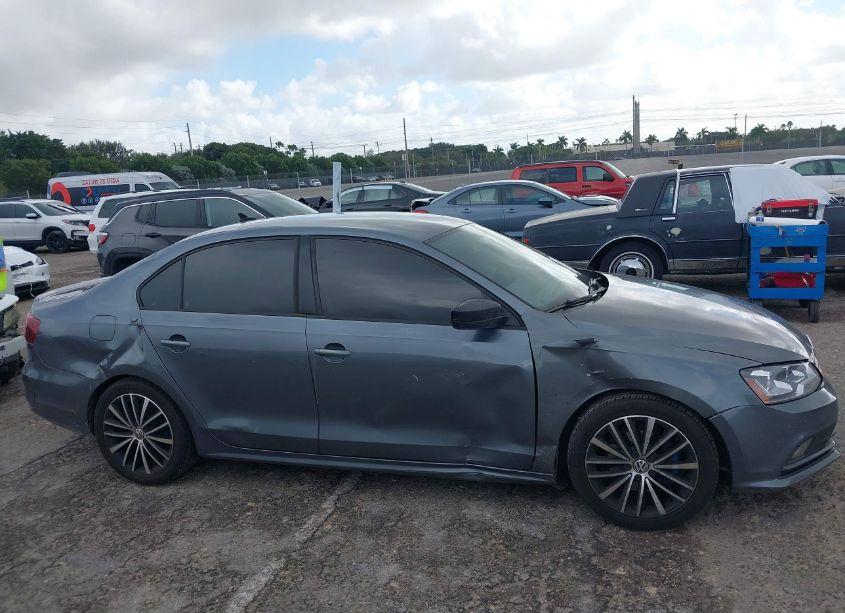 Photo 13 of 2016 Volkswagen Jetta 1.8T SPORT (VIN 3VWD17AJ5GM254919)