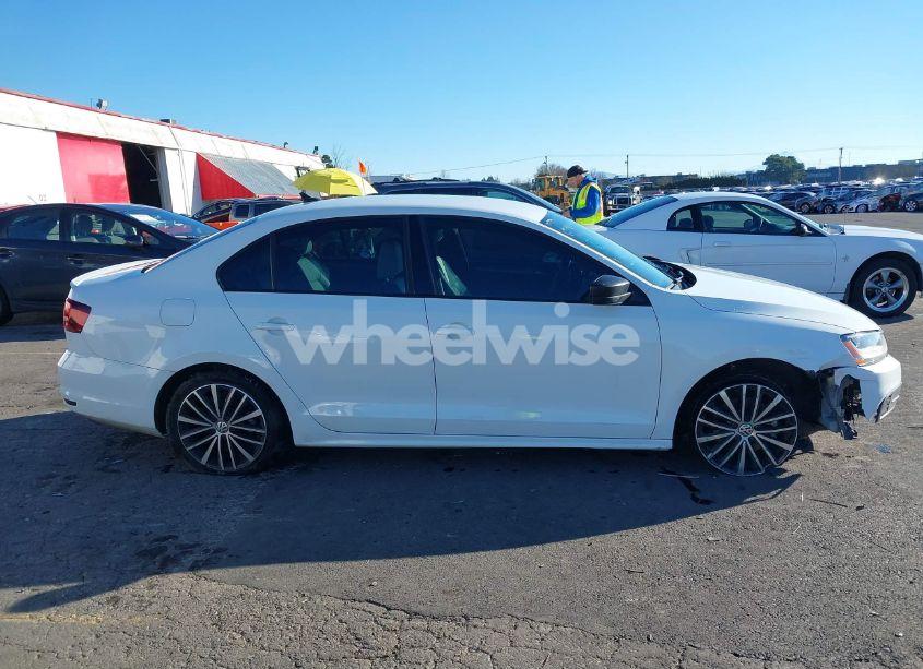 Photo 13 of 2016 Volkswagen Jetta 1.8T SPORT (VIN 3VWD17AJ5GM302841)