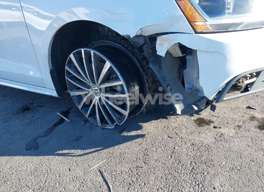 Photo 6 of 2016 Volkswagen Jetta 1.8T SPORT (VIN 3VWD17AJ5GM302841)