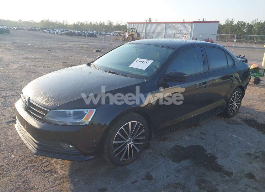 Photo 2 of 2016 Volkswagen Jetta 1.8T SPORT (VIN 3VWD17AJ5GM335337)