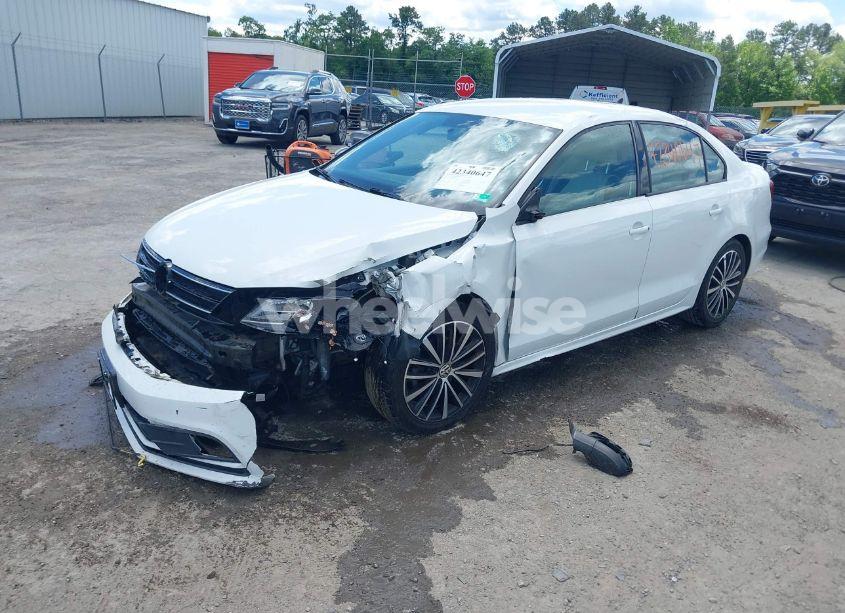 Photo 2 of 2016 Volkswagen Jetta 1.8T SPORT (VIN 3VWD17AJ5GM342014)