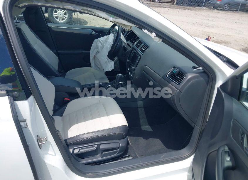 Photo 5 of 2016 Volkswagen Jetta 1.8T SPORT (VIN 3VWD17AJ5GM342014)