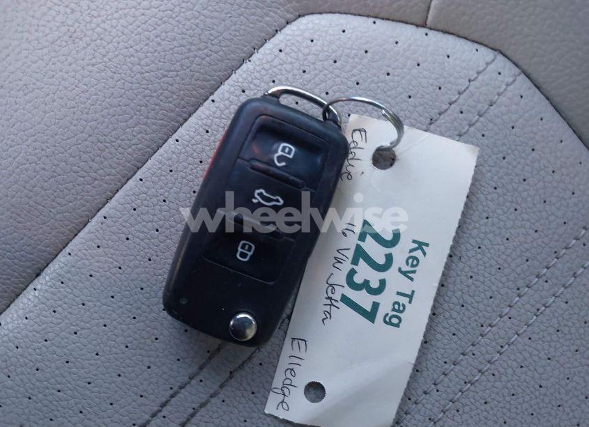 Photo 11 of 2016 Volkswagen Jetta 1.8T SPORT (VIN 3VWD17AJ5GM401031)