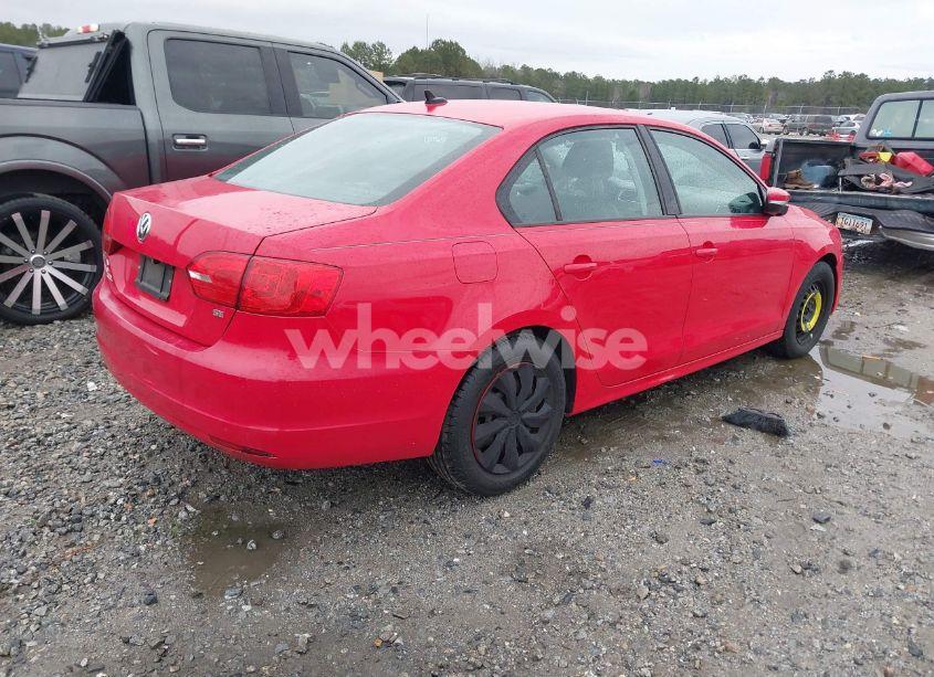 Photo 4 of 2014 Volkswagen Jetta 1.8T SE (VIN 3VWD17AJ6EM238855)