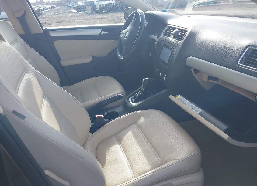 Photo 5 of 2014 Volkswagen Jetta 1.8T SE (VIN 3VWD17AJ6EM304630)