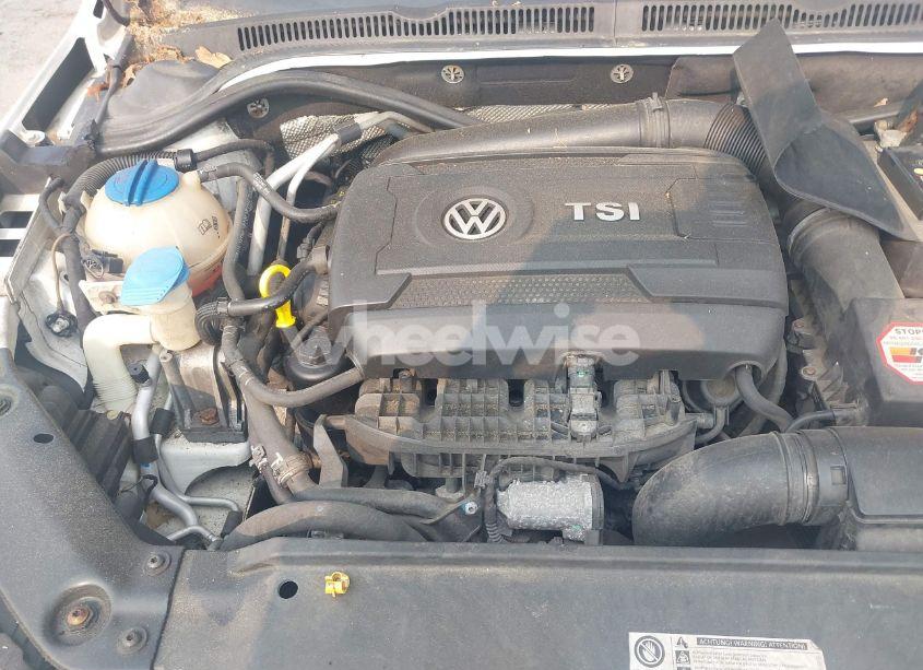 Photo 10 of 2014 Volkswagen Jetta 1.8T SE (VIN 3VWD17AJ6EM368926)