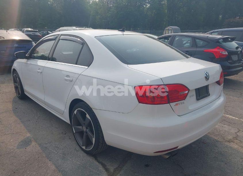 Photo 3 of 2014 Volkswagen Jetta 1.8T SE (VIN 3VWD17AJ6EM368926)