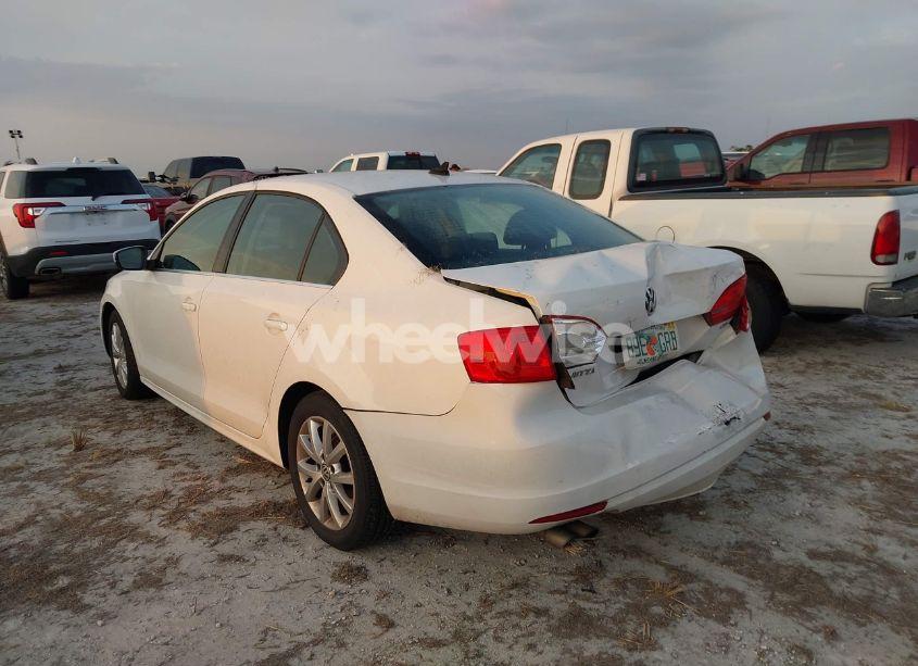 Photo 3 of 2014 Volkswagen Jetta 1.8T SE (VIN 3VWD17AJ6EM372569)