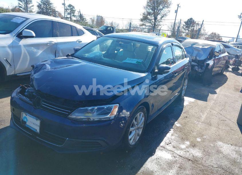 Photo 2 of 2014 Volkswagen Jetta 1.8T SE (VIN 3VWD17AJ6EM390540)