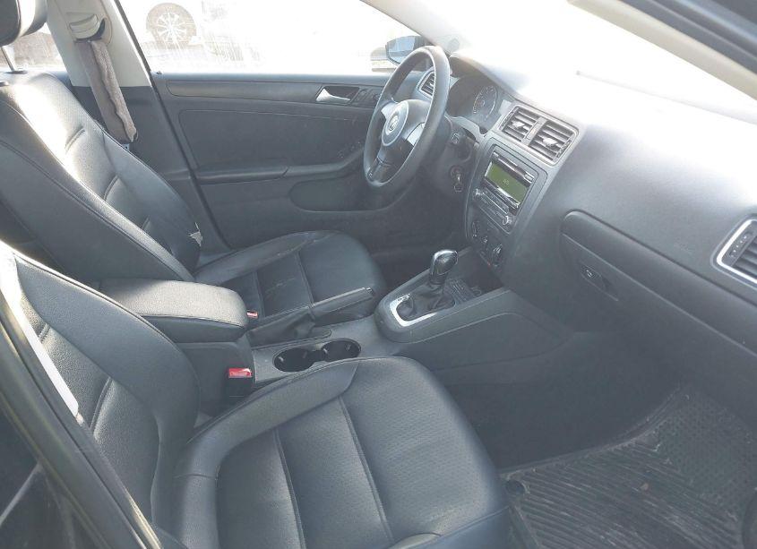 Photo 5 of 2014 Volkswagen Jetta 1.8T SE (VIN 3VWD17AJ6EM393163)