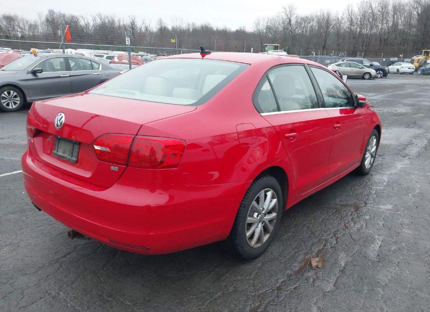 Photo 4 of 2014 Volkswagen Jetta 1.8T SE (VIN 3VWD17AJ6EM420698)