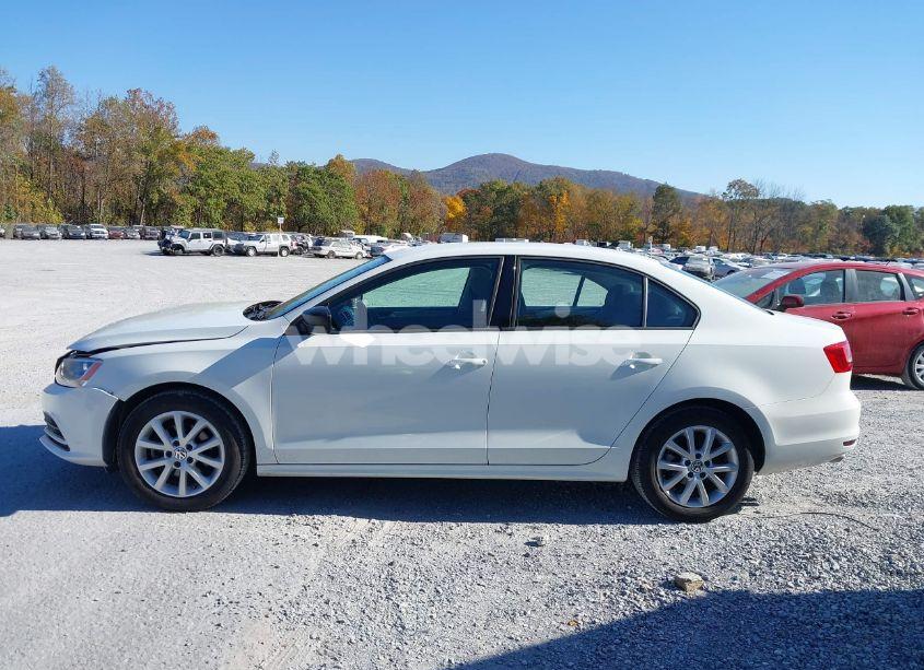 Photo 15 of 2015 Volkswagen Jetta 1.8T SE (VIN 3VWD17AJ6FM266382)