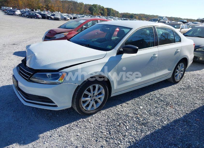 Photo 2 of 2015 Volkswagen Jetta 1.8T SE (VIN 3VWD17AJ6FM266382)