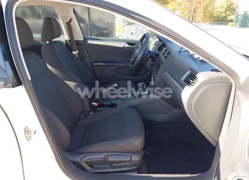 Photo 5 of 2015 Volkswagen Jetta 1.8T SE (VIN 3VWD17AJ6FM266382)