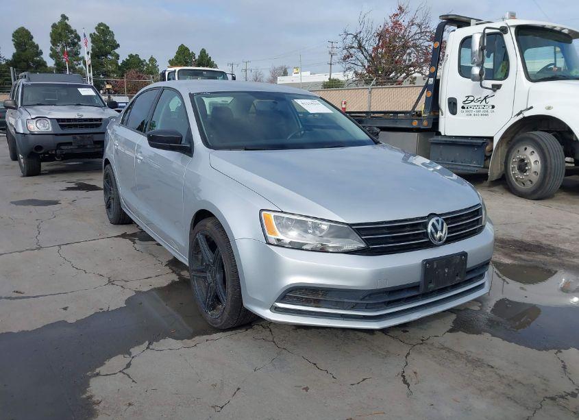 2015 Volkswagen Jetta 1.8T SE (VIN 3VWD17AJ6FM283621) main photo