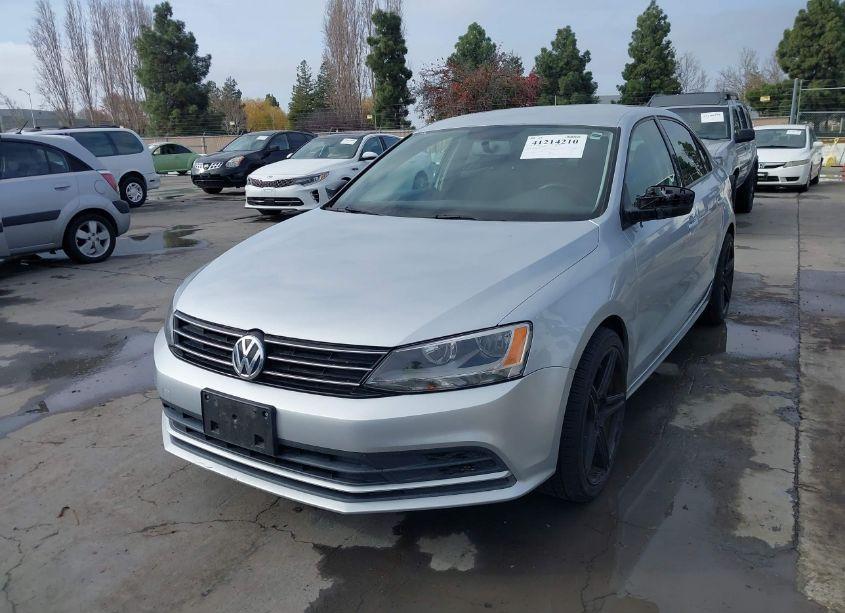 Photo 2 of 2015 Volkswagen Jetta 1.8T SE (VIN 3VWD17AJ6FM283621)