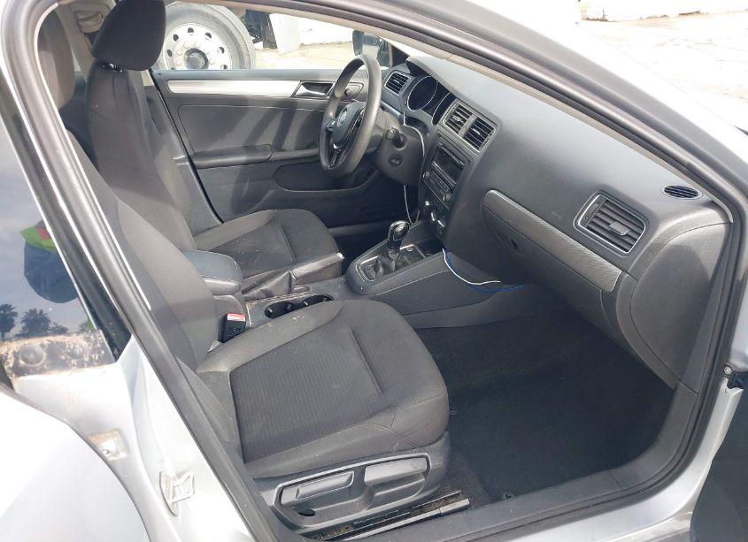 Photo 5 of 2015 Volkswagen Jetta 1.8T SE (VIN 3VWD17AJ6FM283621)
