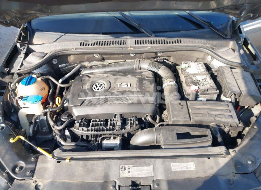 Photo 10 of 2015 Volkswagen Jetta 1.8T SE (VIN 3VWD17AJ6FM284011)