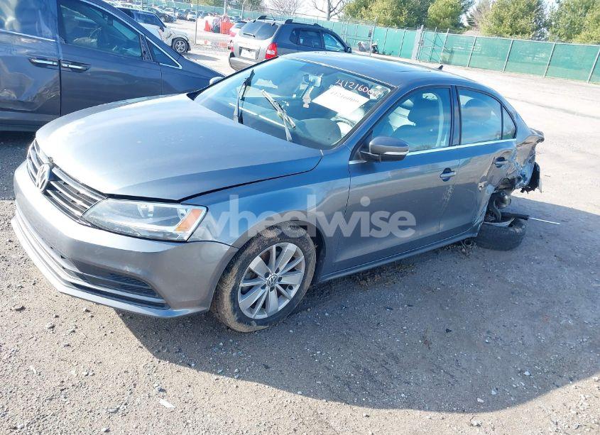Photo 2 of 2015 Volkswagen Jetta 1.8T SE (VIN 3VWD17AJ6FM284011)