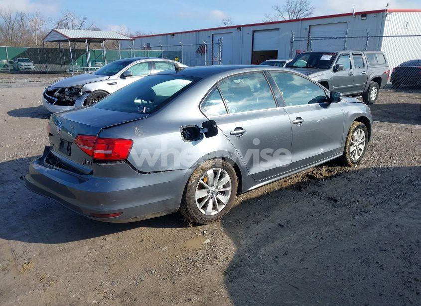 Photo 4 of 2015 Volkswagen Jetta 1.8T SE (VIN 3VWD17AJ6FM284011)