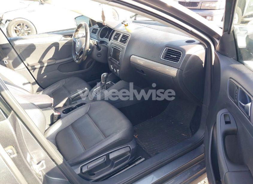 Photo 5 of 2015 Volkswagen Jetta 1.8T SE (VIN 3VWD17AJ6FM284011)