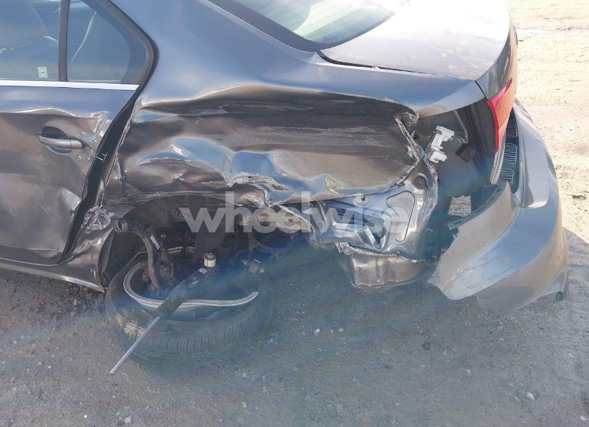 Photo 6 of 2015 Volkswagen Jetta 1.8T SE (VIN 3VWD17AJ6FM284011)