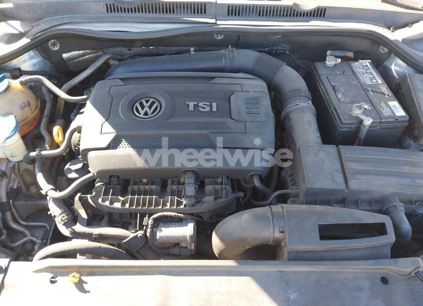 Photo 10 of 2015 Volkswagen Jetta 1.8T SE (VIN 3VWD17AJ6FM291749)