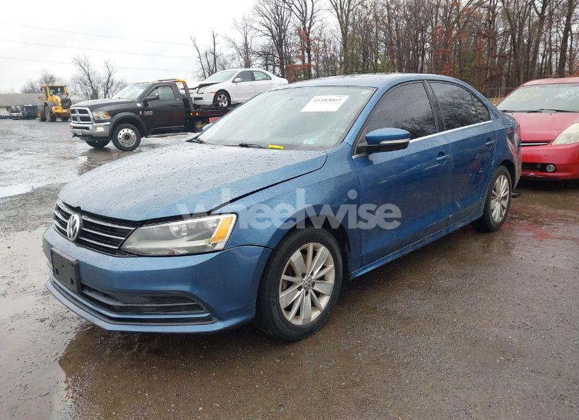 Photo 2 of 2015 Volkswagen Jetta 1.8T SE (VIN 3VWD17AJ6FM296174)